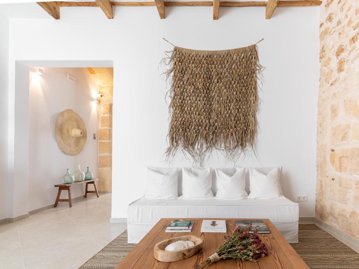S'Enclova Petit Hotel ซิวตาเดญา ภายนอก รูปภาพ