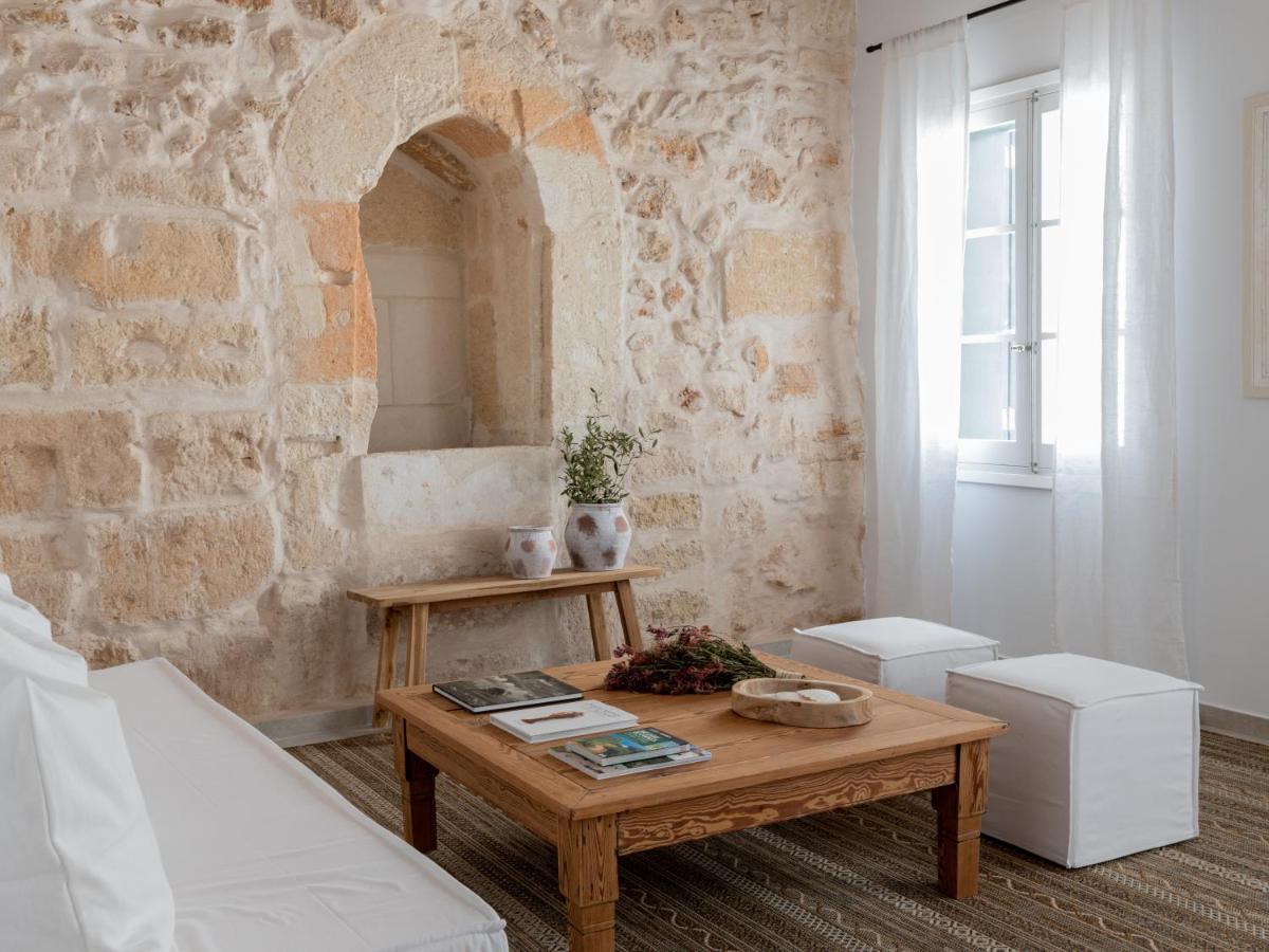 S'Enclova Petit Hotel ซิวตาเดญา ภายนอก รูปภาพ