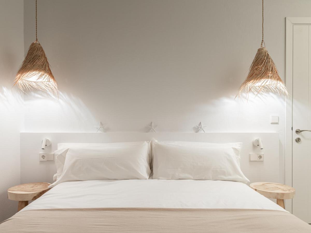 S'Enclova Petit Hotel ซิวตาเดญา ภายนอก รูปภาพ