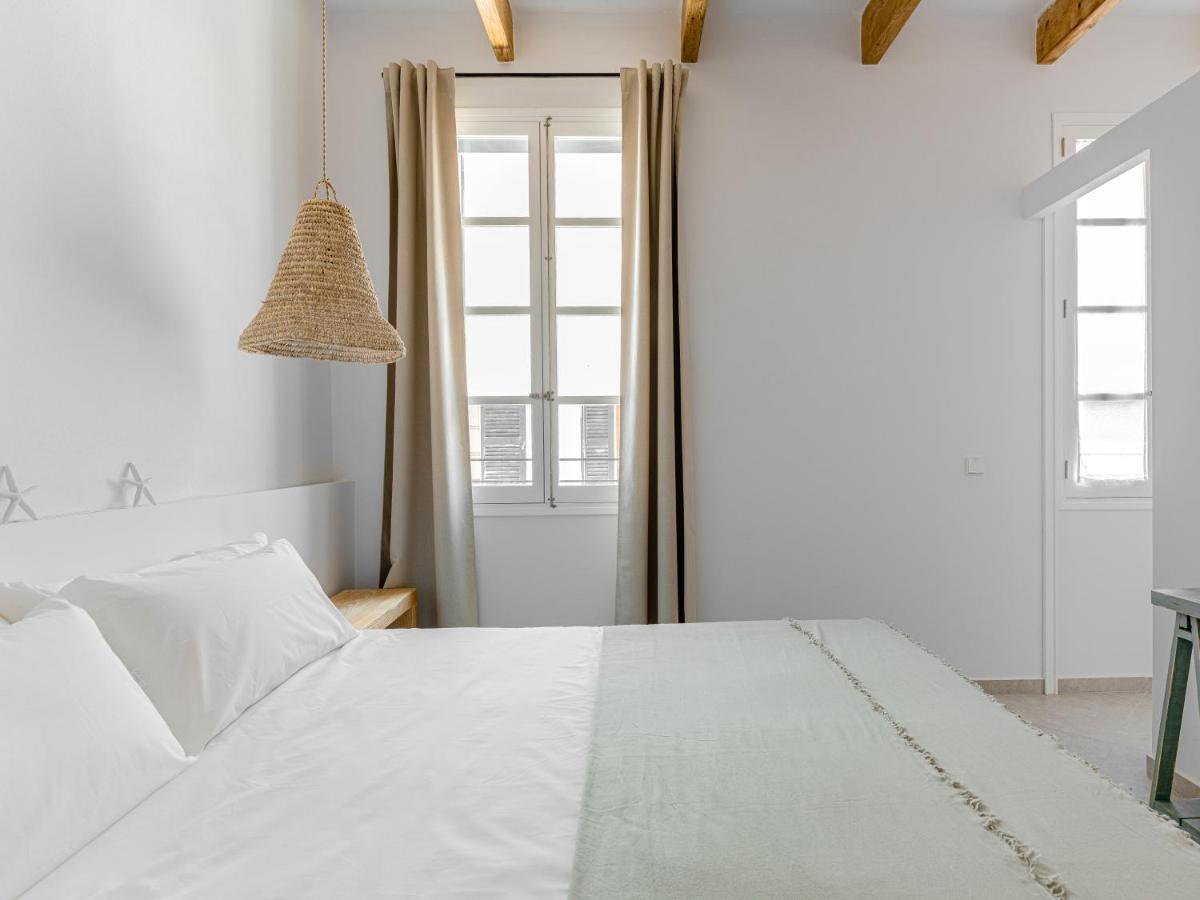 S'Enclova Petit Hotel ซิวตาเดญา ภายนอก รูปภาพ
