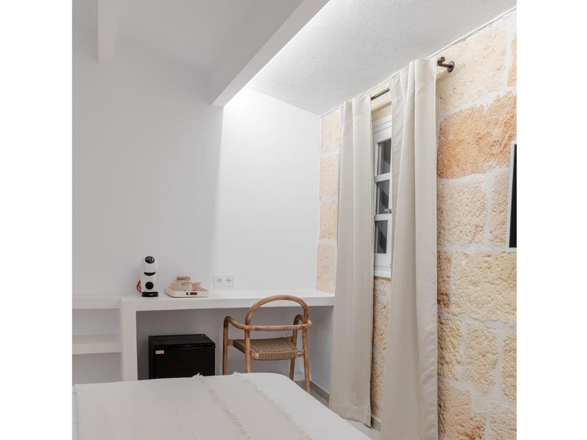 S'Enclova Petit Hotel ซิวตาเดญา ภายนอก รูปภาพ
