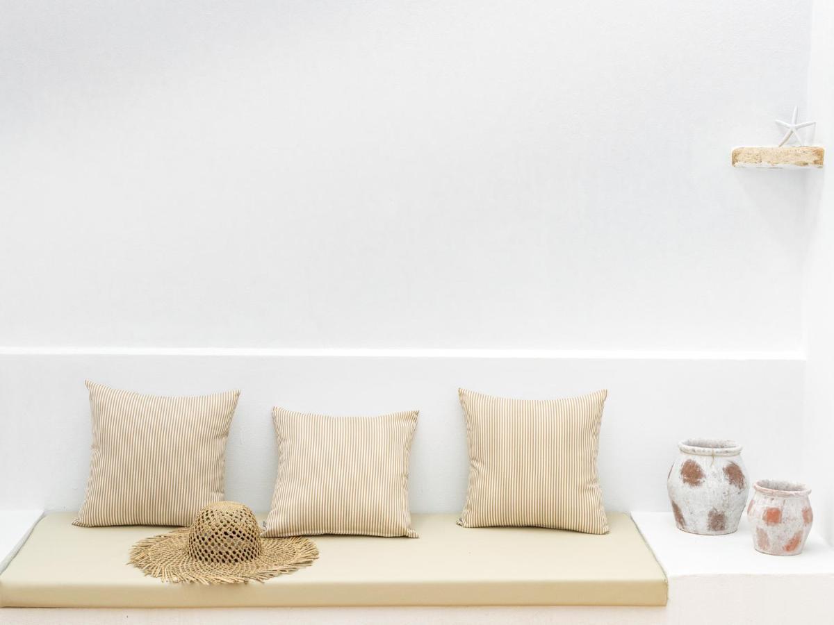 S'Enclova Petit Hotel ซิวตาเดญา ภายนอก รูปภาพ
