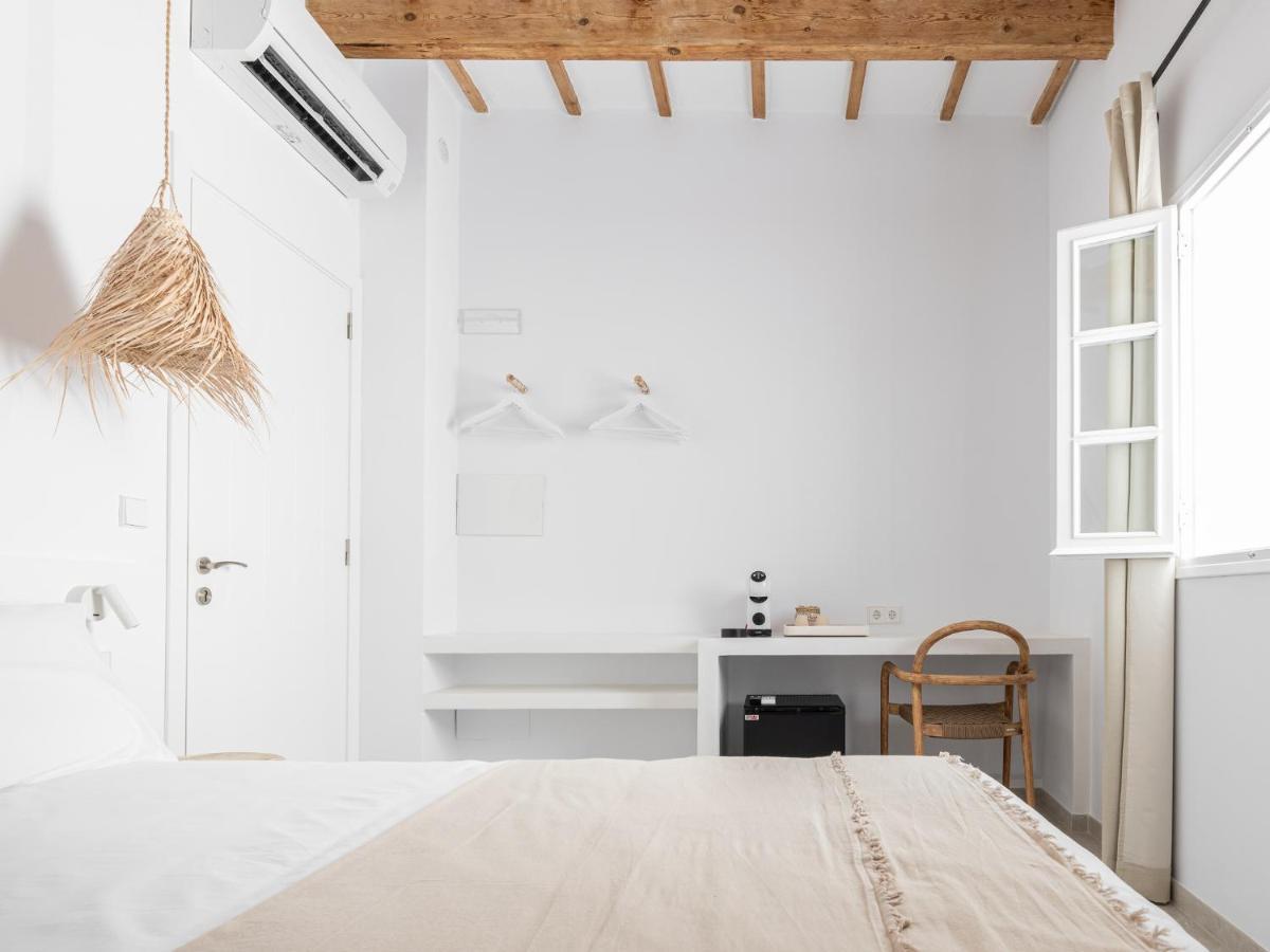 S'Enclova Petit Hotel ซิวตาเดญา ภายนอก รูปภาพ