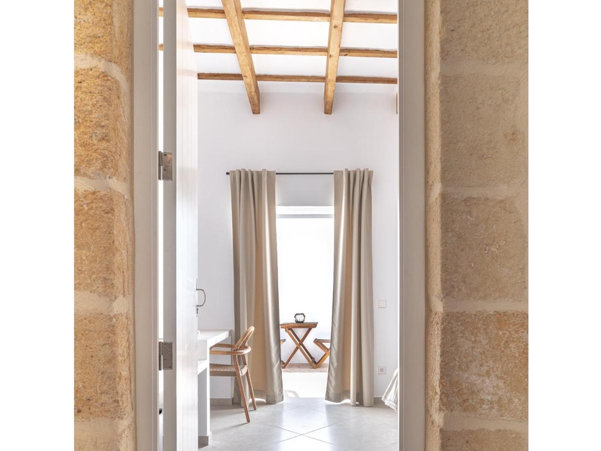 S'Enclova Petit Hotel ซิวตาเดญา ภายนอก รูปภาพ